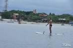 O Rodrigo se exercita no standup paddle na Guarda do Embaú, litoral sul de Santa Catarina